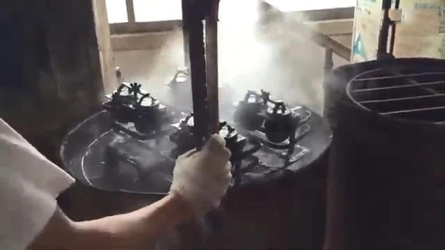 Place the mold in water to cool Place the mold in water to cool
